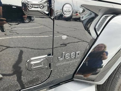2025 Jeep Wrangler 4-Door Sahara 4x4