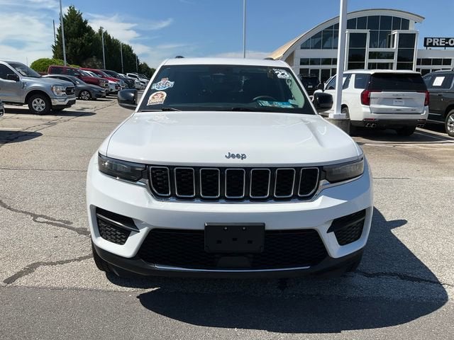2023 Jeep Grand Cherokee Laredo 4x4