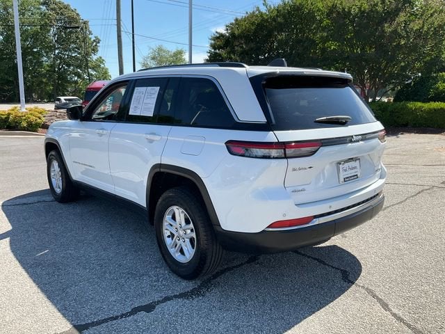 2023 Jeep Grand Cherokee Laredo 4x4