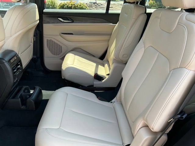 2025 Jeep Grand Cherokee L Limited 4x4