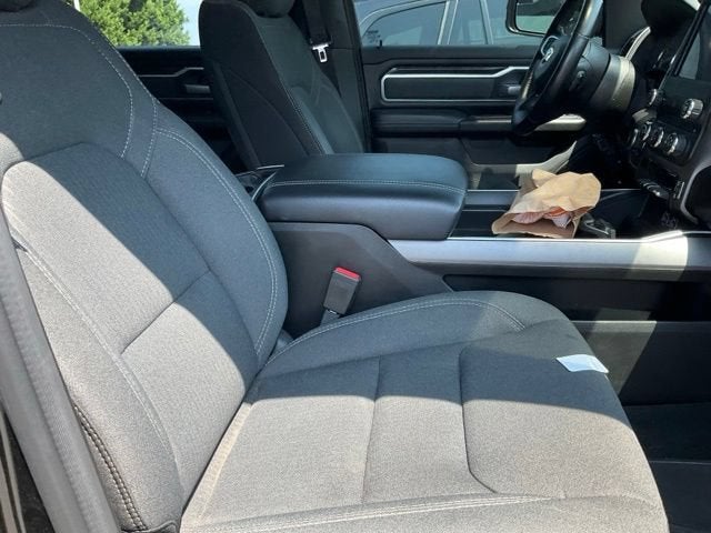 2022 RAM 1500 Big Horn Crew Cab 4x4 5'7" Box