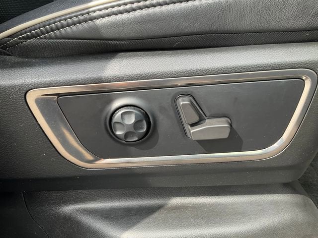 2021 RAM 1500 Limited Crew Cab 4x4 5'7" Box