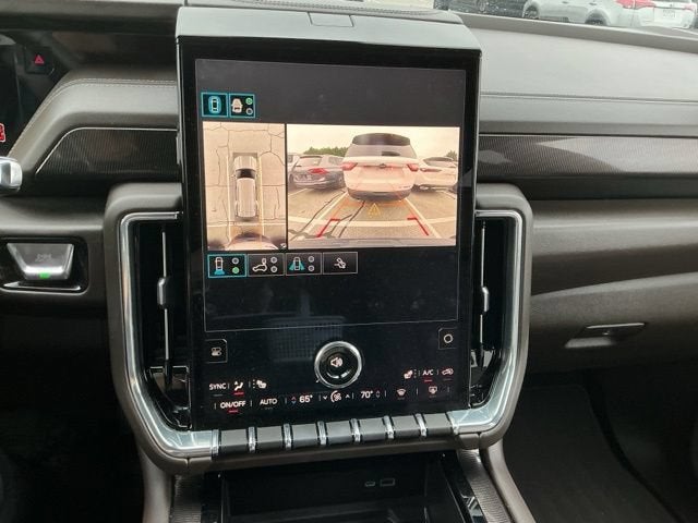 2025 GMC Yukon Elevation