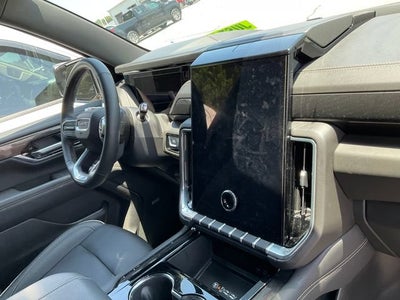 2025 GMC Yukon Elevation