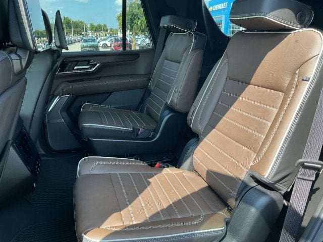 2026 GMC Yukon Denali Ultimate - Photo 17