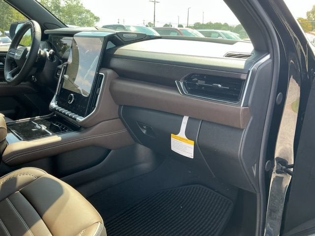 2026 GMC Yukon Denali Ultimate - Photo 19