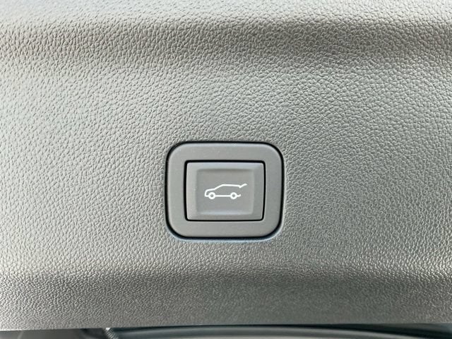 2026 GMC Yukon Denali Ultimate - Photo 30