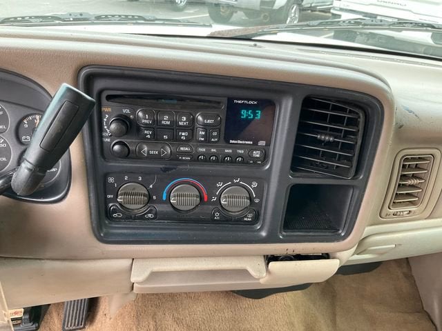 2002 Chevrolet Suburban LS