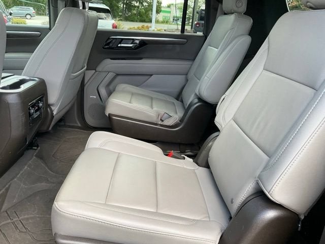 2025 Chevrolet Suburban LT