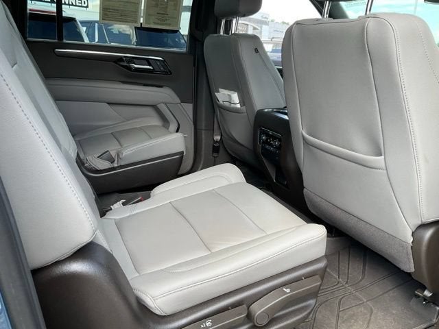 2025 Chevrolet Suburban LT