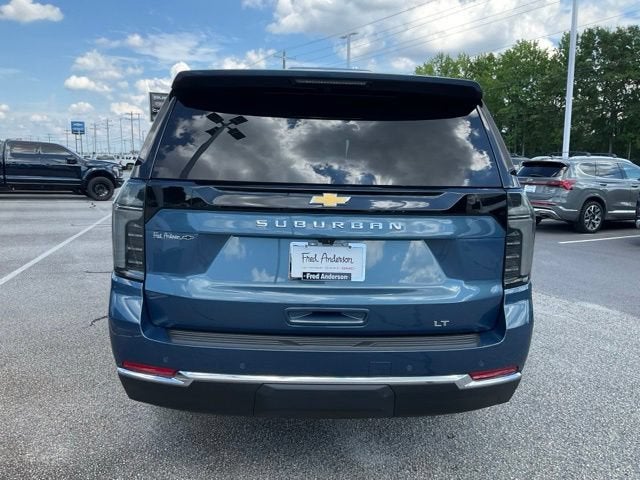 2025 Chevrolet Suburban LT
