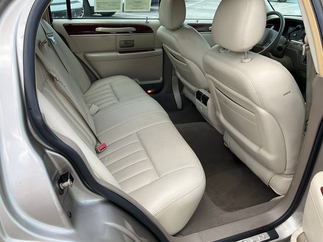 2003 Lincoln Town Car Executive