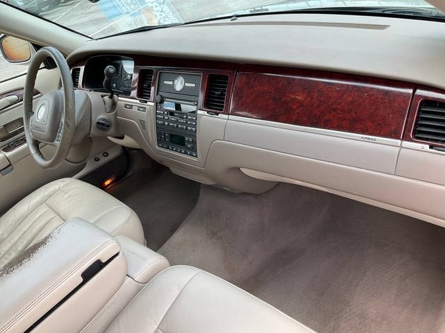 2003 Lincoln Town Car Executive