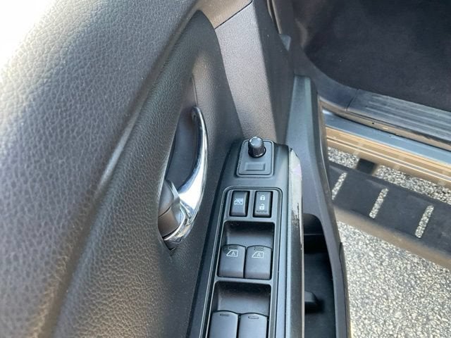 2023 Nissan TITAN Crew Cab SV 4x2
