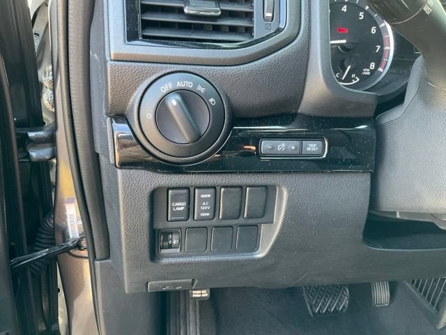 2023 Nissan TITAN Crew Cab SV 4x2