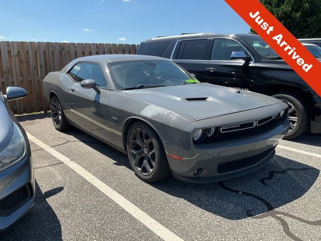 2017 Dodge Challenger R/T's photo