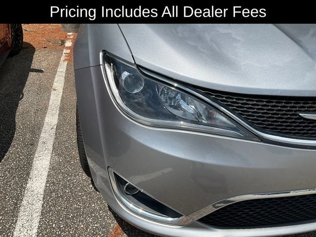 2017 Chrysler Pacifica Touring-L