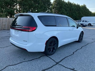 2025 Chrysler Pacifica Limited