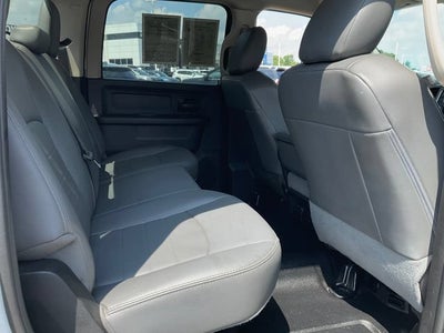 2017 RAM 3500 Tradesman Crew Cab 4x2 6'4" Box