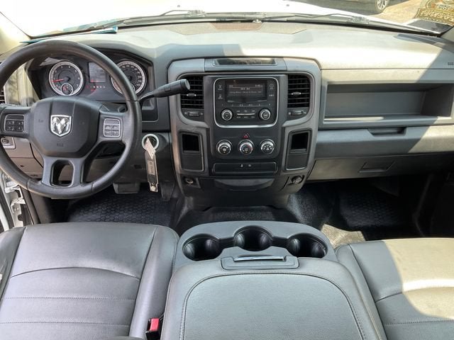 2017 RAM 3500 Tradesman Crew Cab 4x2 6'4" Box
