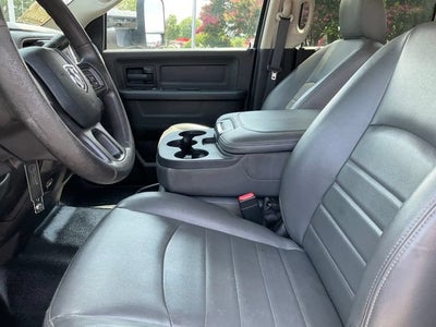 2017 RAM 3500 Tradesman Crew Cab 4x2 6'4" Box