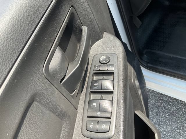 2017 RAM 3500 Tradesman Crew Cab 4x2 6'4" Box