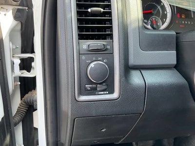 2017 RAM 3500 Tradesman Crew Cab 4x2 6'4" Box