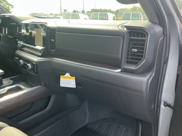 2026 GMC Sierra 1500 SLT - Photo 17