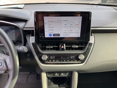 2024 Toyota Corolla Cross XLE