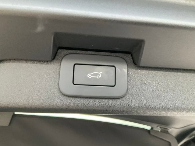 2025 Land Rover Discovery Dynamic SE