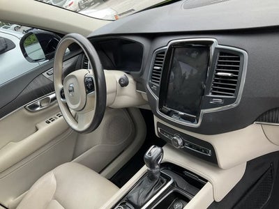 2020 Volvo XC90 T6 Momentum 6 Passenger